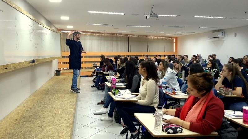 Aulão do Bem: reforço para o vestibular ACAFE será regado a solidariedade