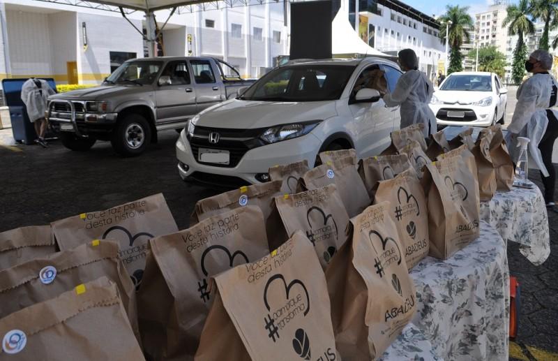 No formato drive-thru, 12ª Paella Beneficente da Abadeus supera expectativas