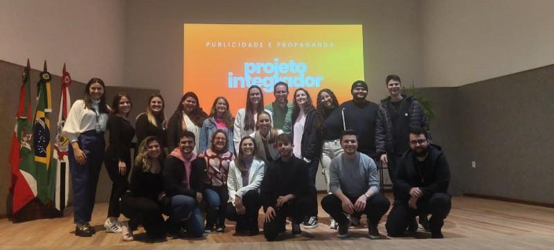 Acadêmicos de Publicidade da UniSatc realizam planejamento de comunicação de ONGs da região 