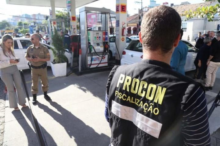 Procon continua monitorando postos de combustíveis