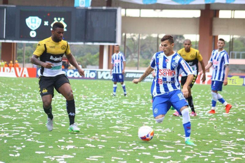 Tigre joga de igual para igual, mas toma gol após os 40