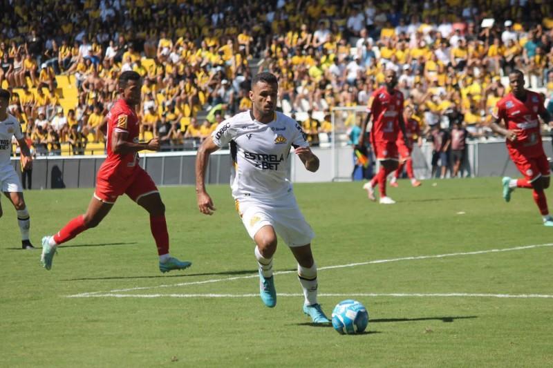 Xô, ansiedade! Com 79% de chances de acesso, Cristovam prega tranquilidade para confirmar vaga na Série A
