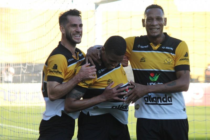 Criciúma vence o Figueirense e dorme na liderança no Grupo B da Série C