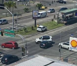 Queda de energia deixa semáforos intermitentes e gera transtorno em cruzamento da avenida Centenário