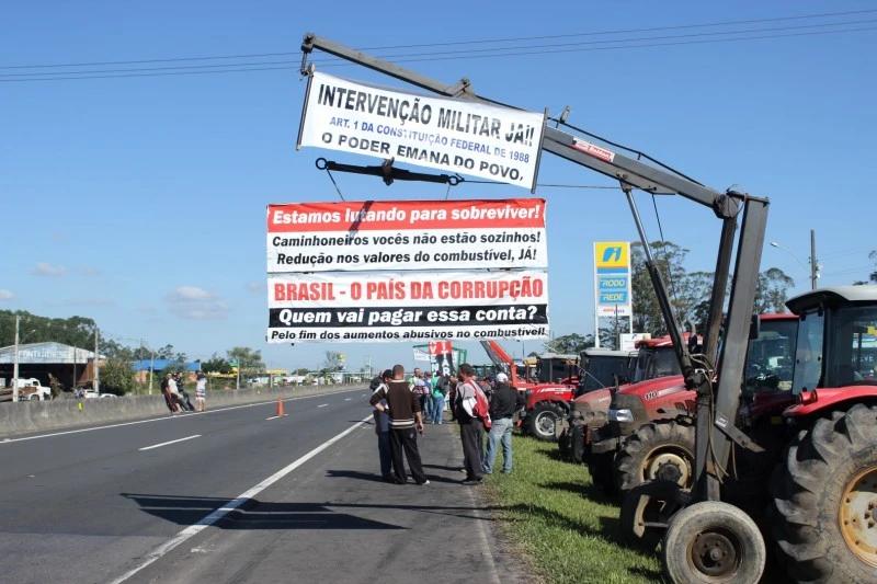 Fetrancesc alerta para prejuízos e possível paralisação de caminhoneiros em Santa Catarina
