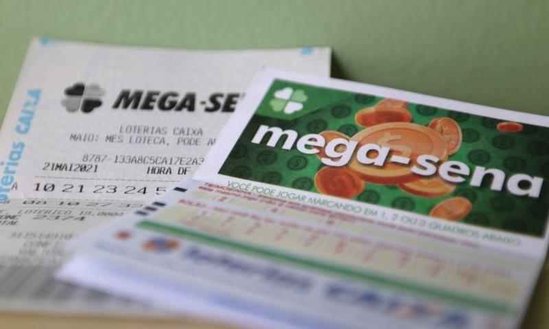 Ninguém acerta a Mega-Sena e prêmio acumula em R$ 12 milhões