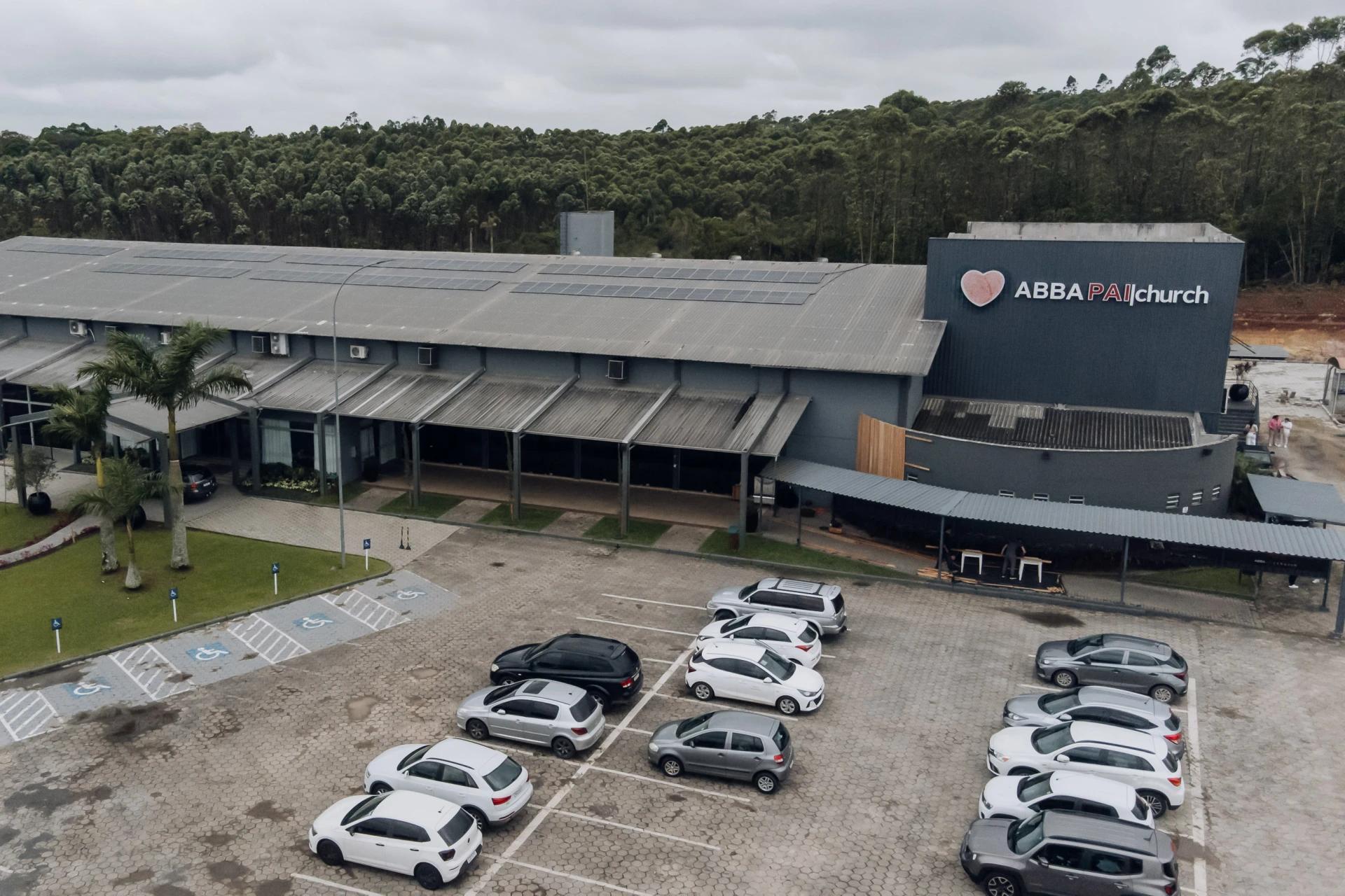 Abba Pai Church amplia cursos e projeta formação acessível para a comunidade