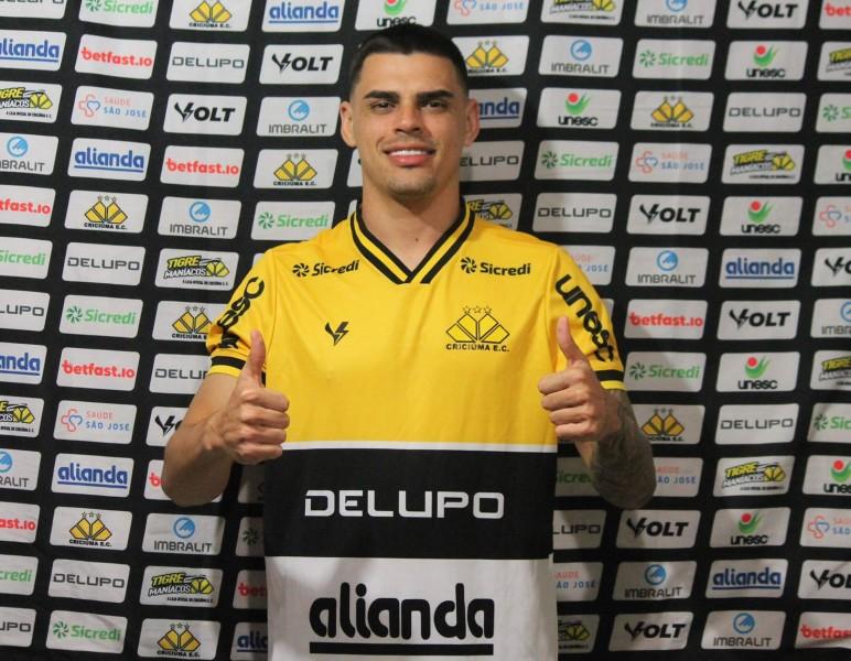 Criciúma: Alexandre Tam promete vontade nos jogos e afirma: ‘sou rápido e habilidoso’ 