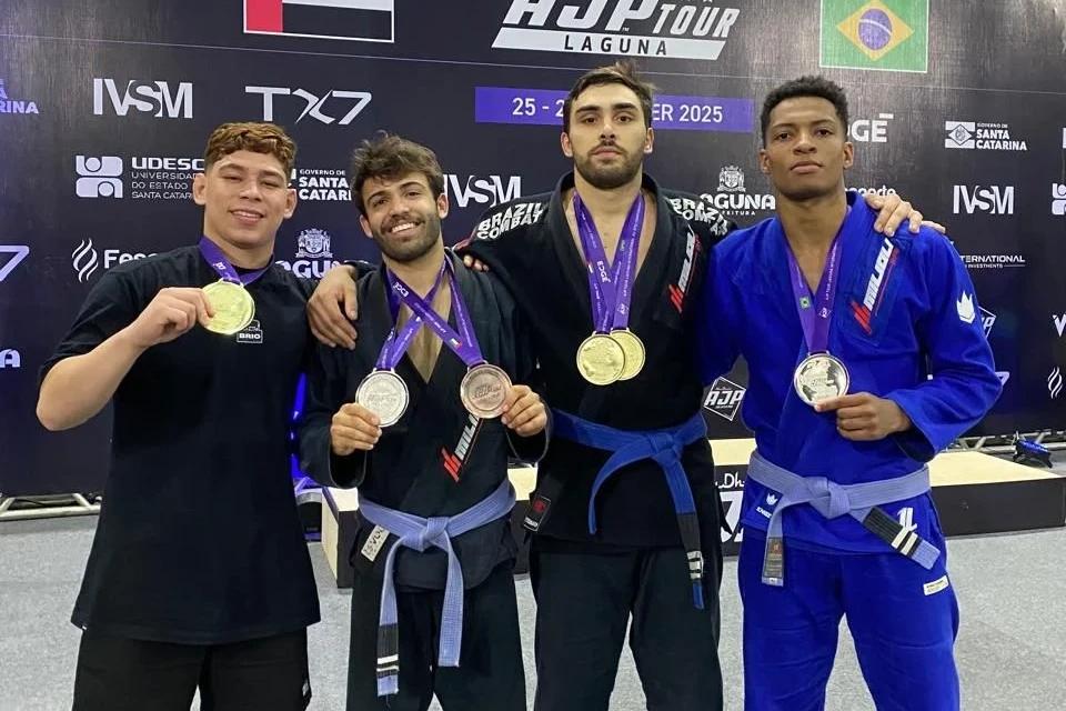 Atletas de Criciúma celebram títulos em competição internacional de jiu-jítsu
