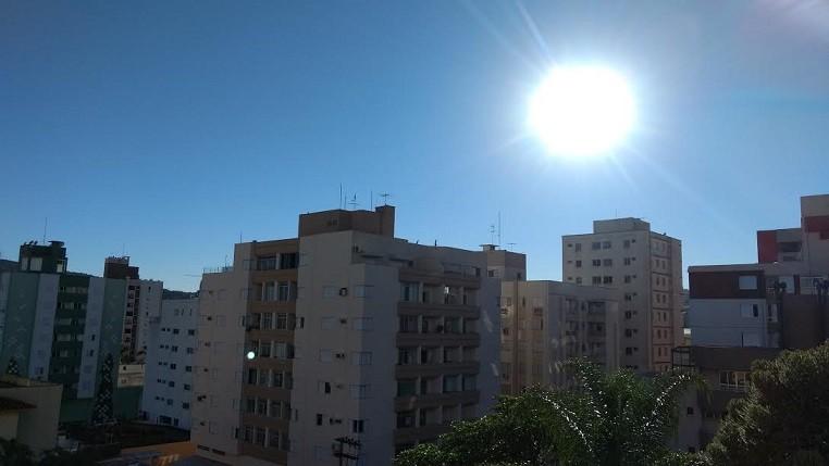 Amanhecer ensolarado e o aumento do frio que vem aí