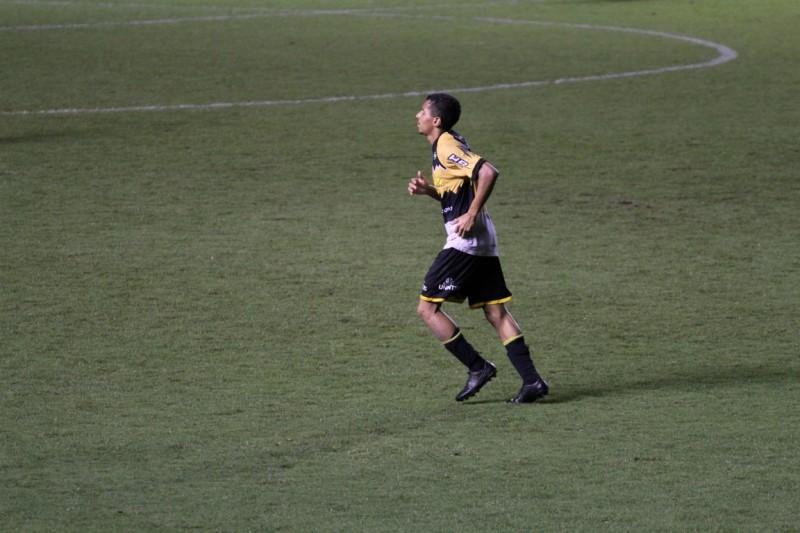 Resultados paralelos ajudam; Andrew quer vitória para animar o Criciúma