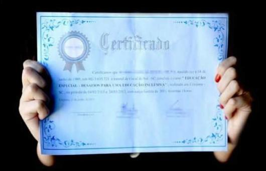 Professores são denunciados por comercialização de certificados