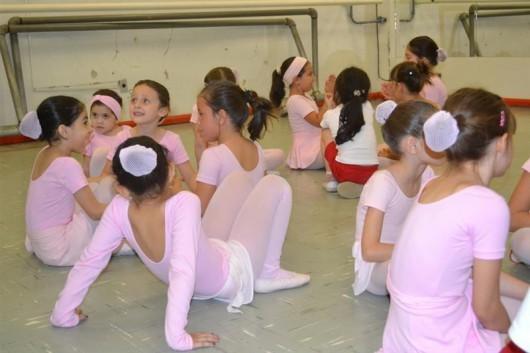 Sapatilhas preparadas: Começam aulas de balé na Unesc