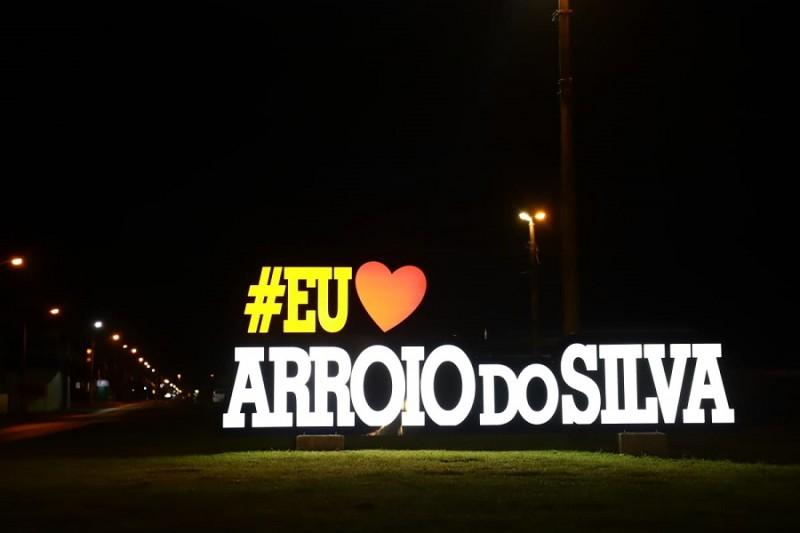 Entrada do município ganha novo visual com letreiro turístico