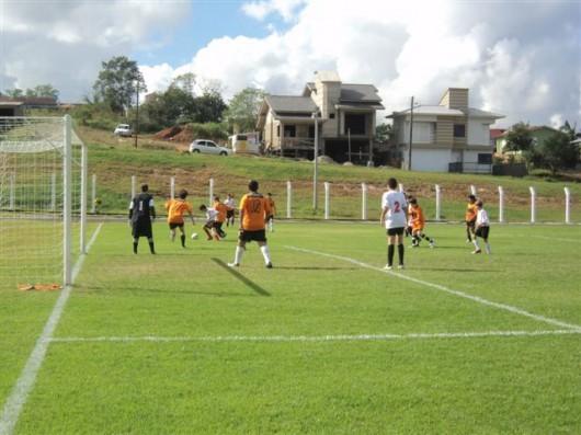 Futebol, futsal, handebol, voleibol e caratê para estudantes de Cocal do Sul