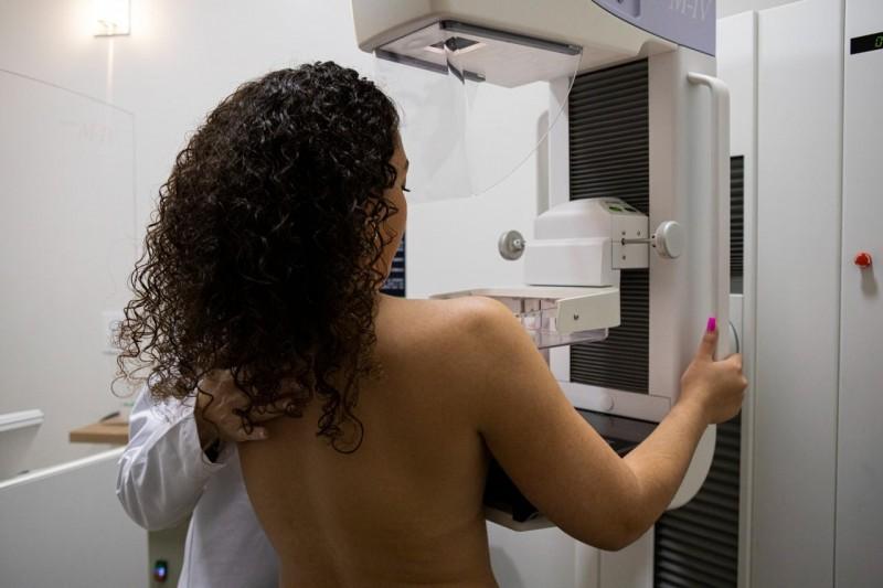 Outubro Rosa: diagnóstico precoce do câncer de mama pode garantir até 95% de chances de cura
