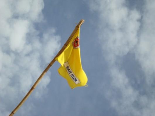 Mar: Bandeira está amarela no primeiro dia do ano