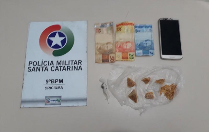 Suspeito de praticar tráfico de drogas no bairro Progresso é preso pela Polícia Militar