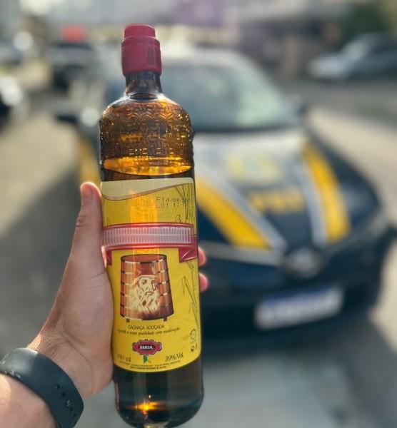 Quatro vezes acima do índice criminal: motorista de carreta de Araranguá é preso por embriaguez