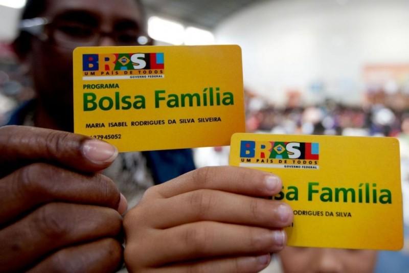 Governo amplia prazo de saques do Bolsa Família