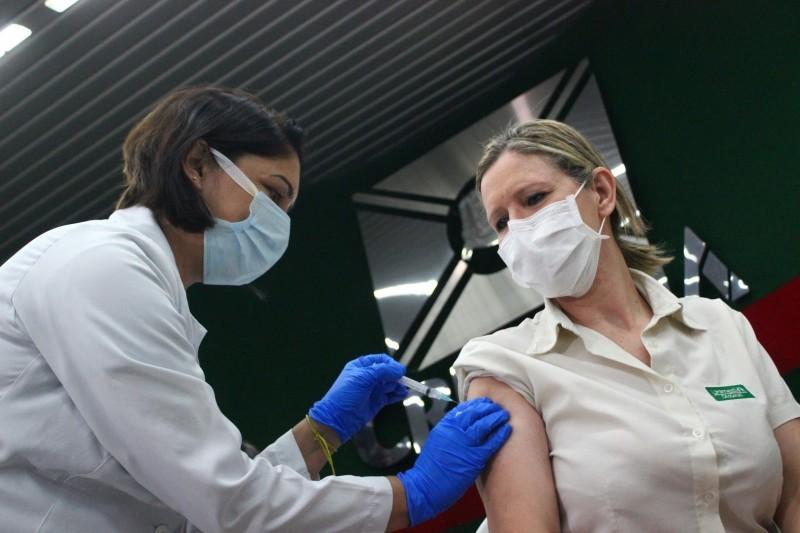 Região Carbonífera recebe mais 3,8 mil doses da CoronaVac
