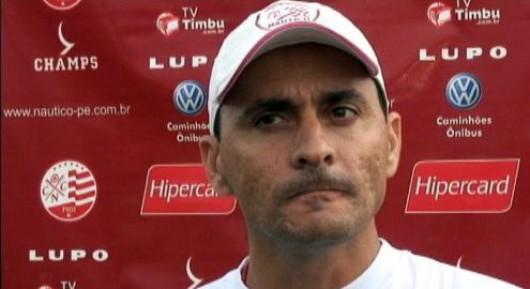 Tigre em busca de preparador físico