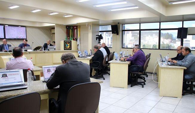 Projeto que aumenta o valor das contribuições previdenciárias dos servidores será votado na segunda
