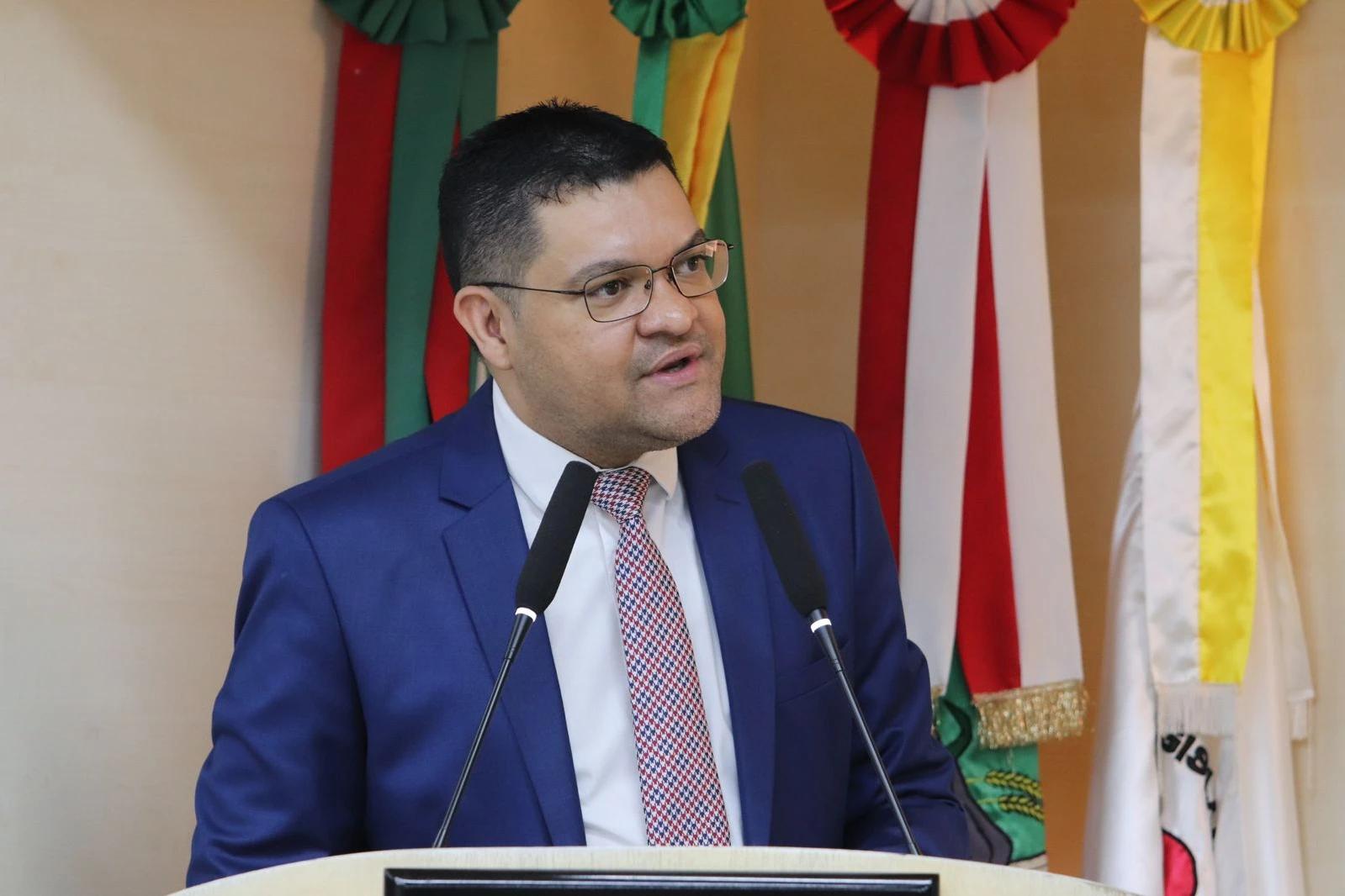 Câmara aprova projeto que combate a adultização precoce em Criciúma