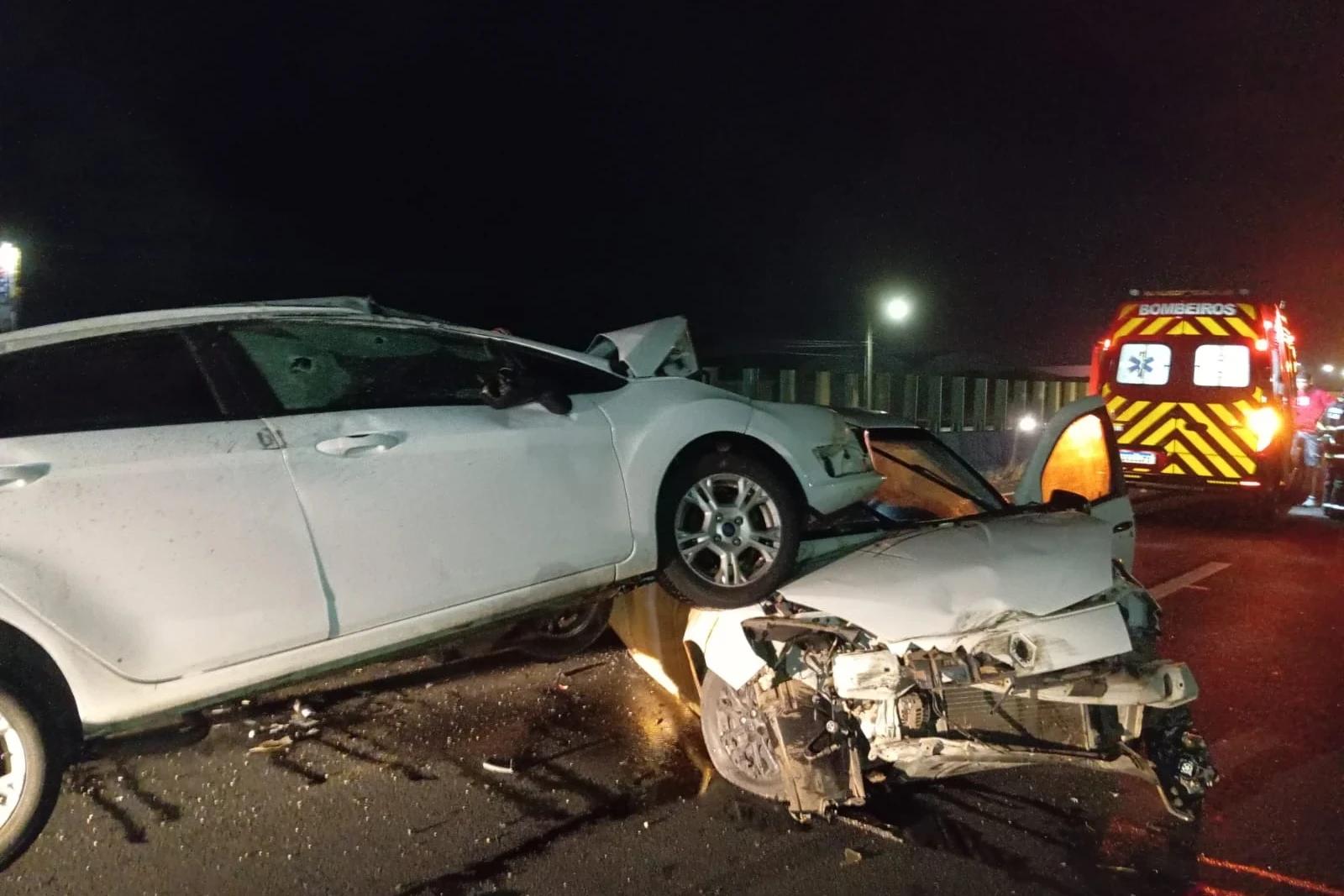 Colisão entre dois carros deixa vítima de 14 anos ferida em Sombrio
