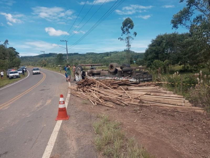 Motorista morre após capotamento no Rio Albina, em Siderópolis