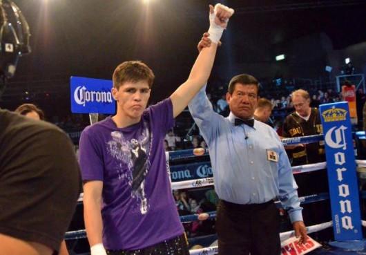 Após vencer luta nos EUA, pugilista Patrick Teixeira retorna a terra natal