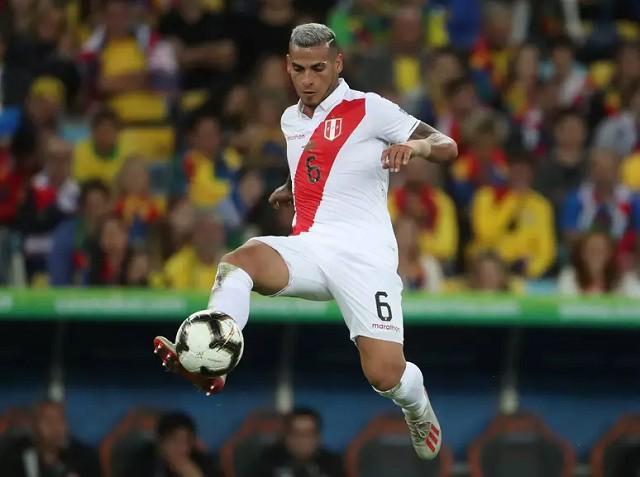 Miguel Trauco segue no Criciúma e deve ser apresentado nos próximos dias