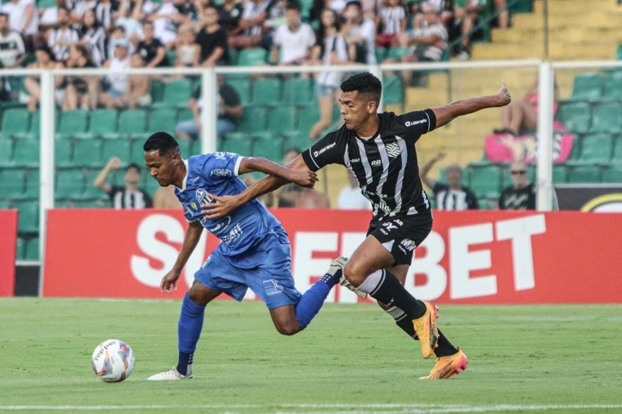 Caravaggio é goleado pelo Figueirense e entra na zona de rebaixamento