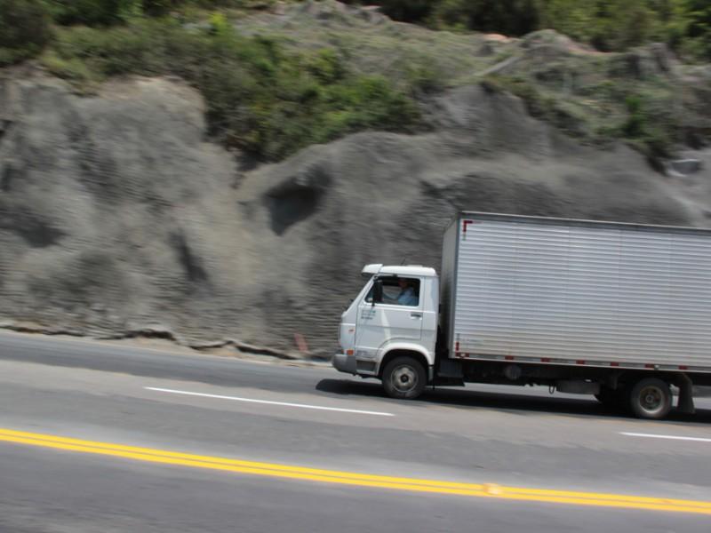 Revitalização: com equipamentos e homens na pista redobre a atenção