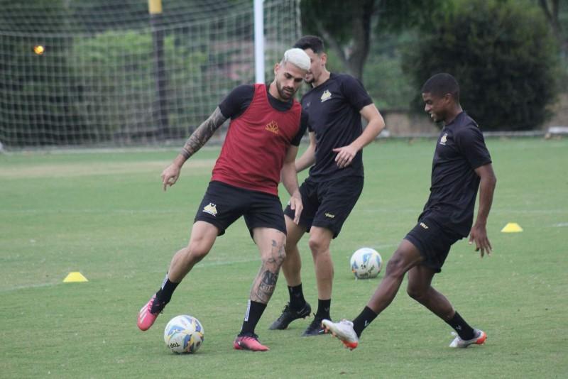 Líder isolado do Catarinense, Criciúma visita o Inter de Lages neste domingo