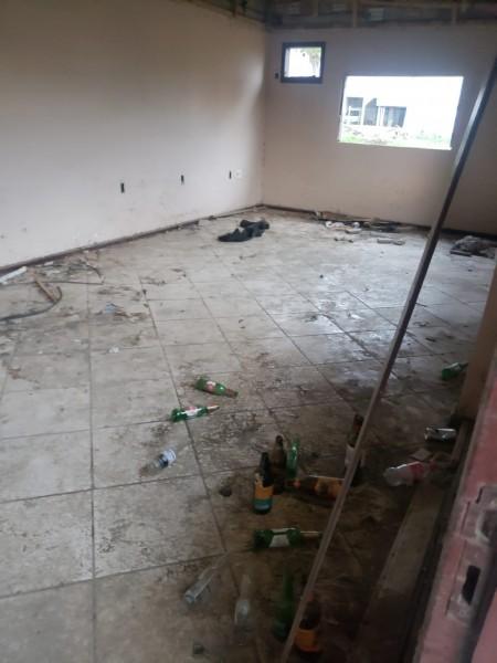Imóvel abandonado preocupa moradores no bairro São Luiz