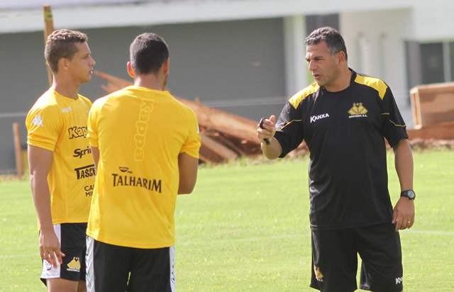 Embalados por vitória, Figueirense e Criciúma duelam em Florianópolis