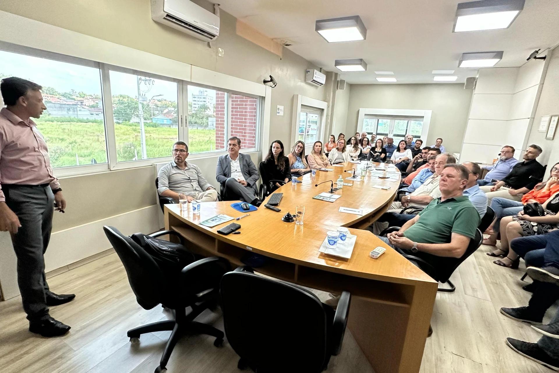 Amrec promove encontro técnico sobre Reforma Tributária