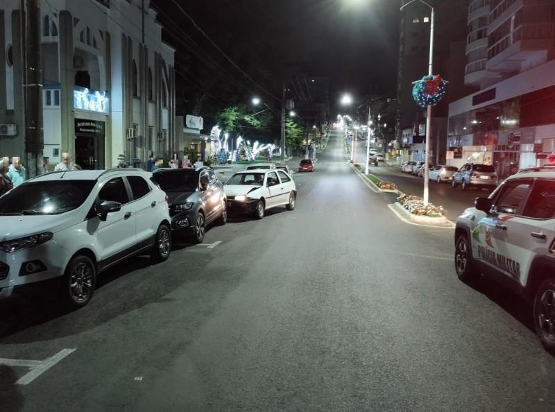 Acidente envolvendo quatro carros é registrado no Centro de Orleans