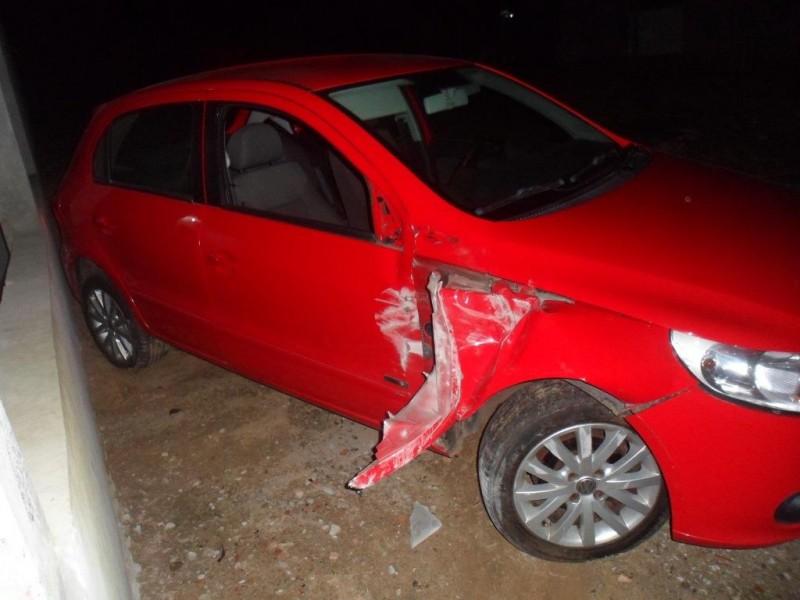 PM recupera veículos furtados de revenda de automóveis