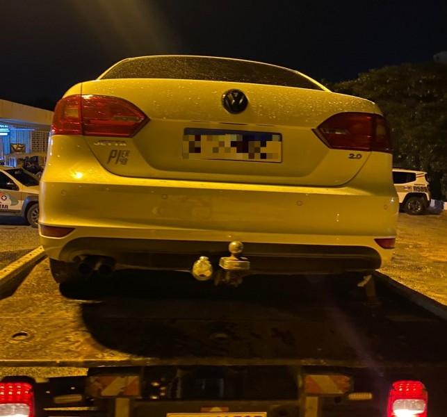 PM recupera carro e objetos roubados durante assalto à mão armada em Criciúma