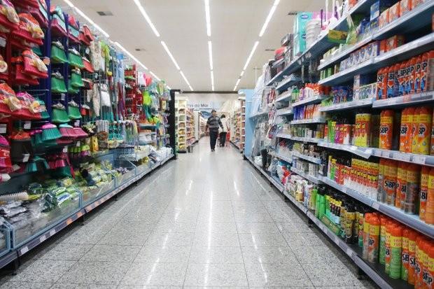 Supermercados e energia elétrica lideram arrecadação de ICMS em SC