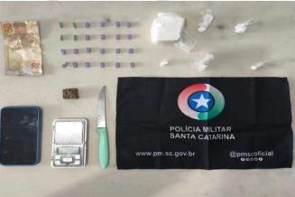 Dupla é presa com mais de 100 gramas de cocaína em Sangão