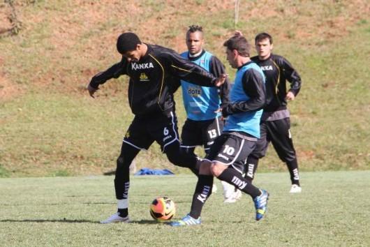 Vasco e Criciúma fazem duelo de iguais no Brasileirão