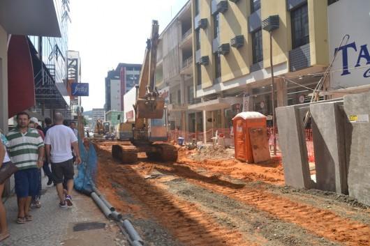 Obras do Canal Auxiliar em três frentes