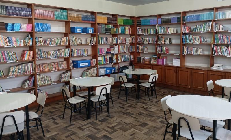 Prefeitura revitaliza espaços literários em escolas de Criciúma