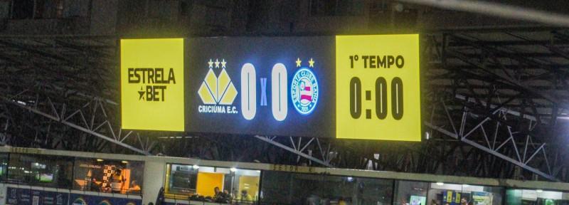 Criciúma instala dois novos telões no estádio Heriberto Hülse