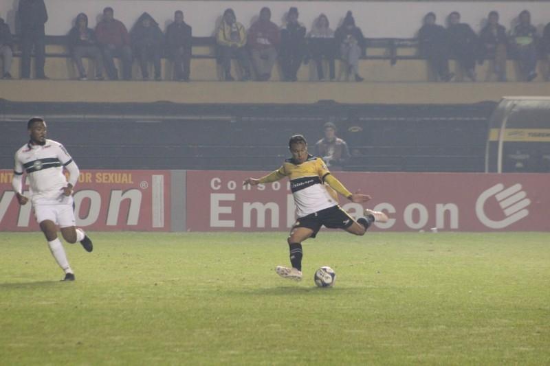 Vinícius prevê lanterna impondo dificuldades: ‘futebol não tem lógica’