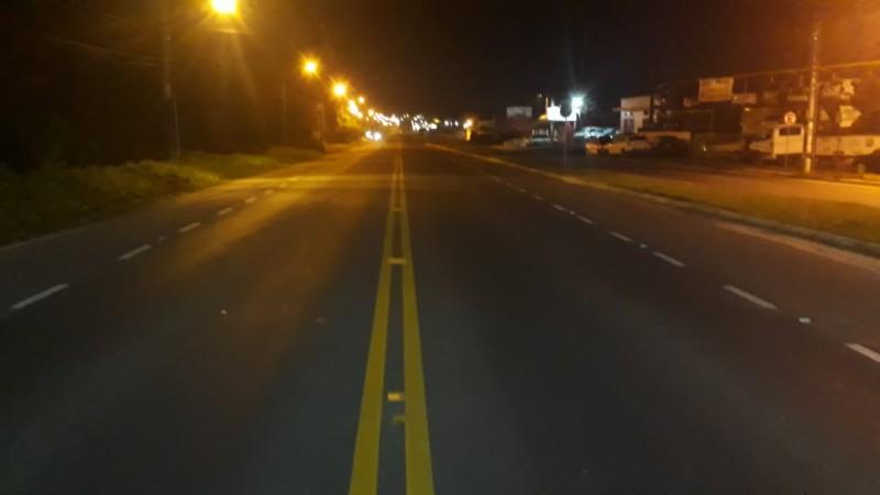 Motociclista fica ferida após colisão na SC-445