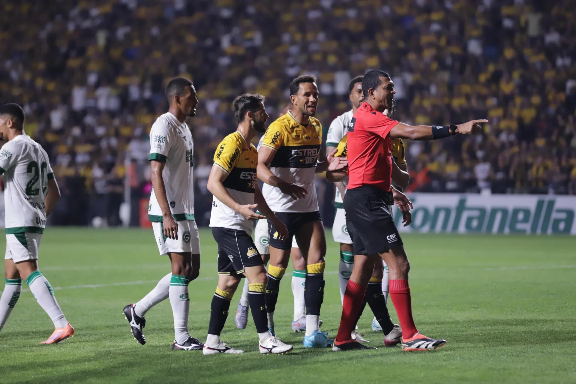 Criciúma questionará lance após derrota para o Goiás na Série B
